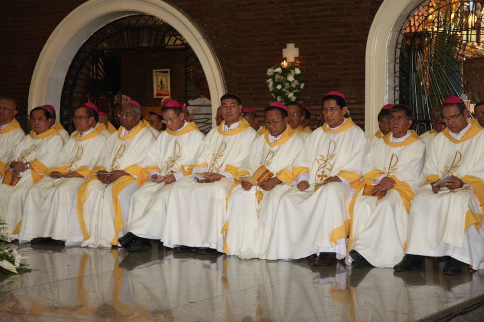 Bishop Reynaldo with other Bishops (5)